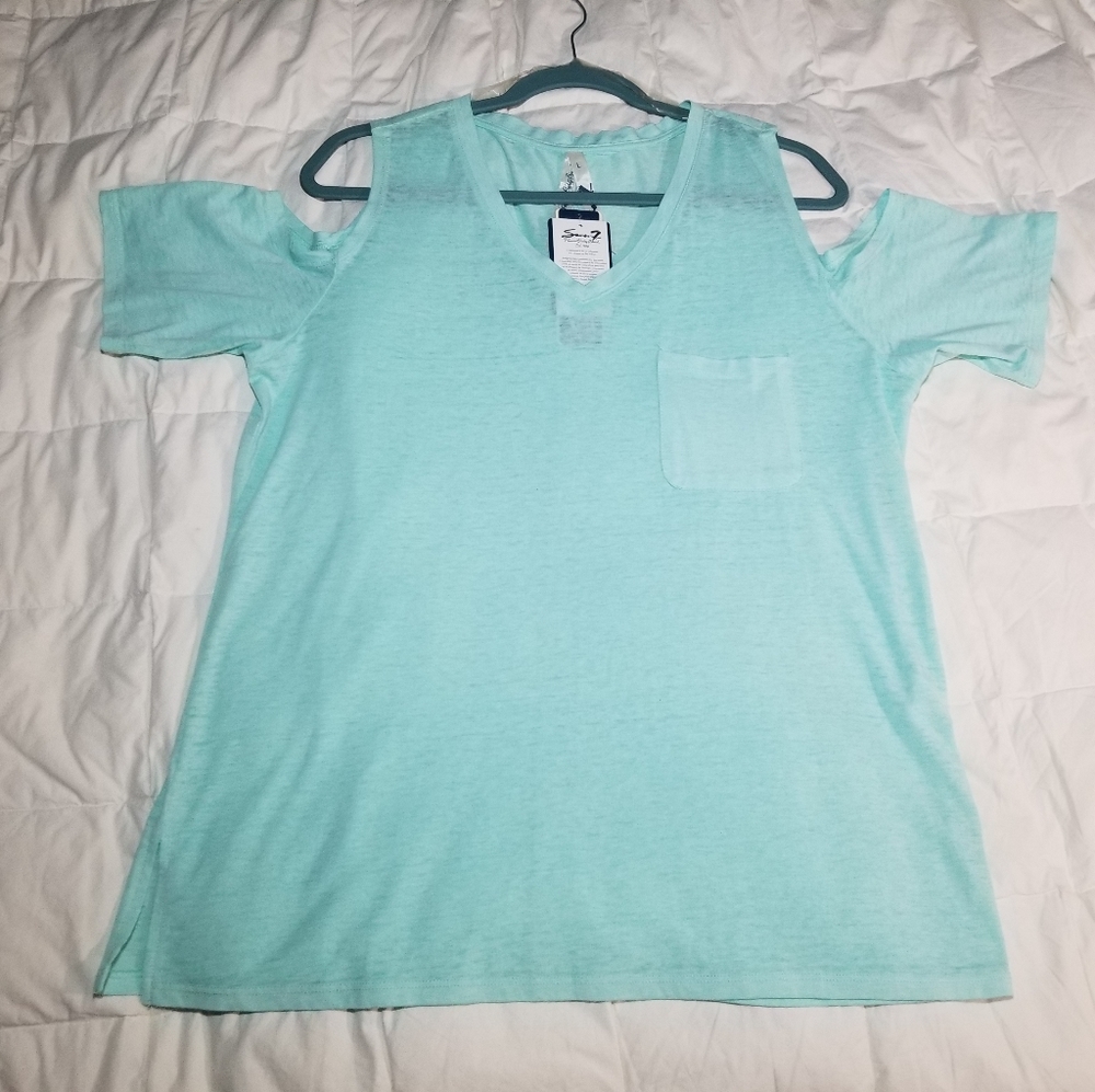 NWT Seven7 Cold Shoulder Tee